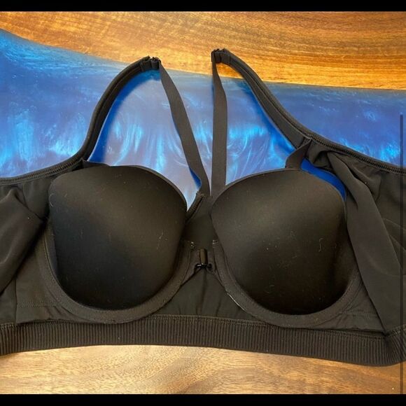 VS Knockout bra - Picture 2 of 3